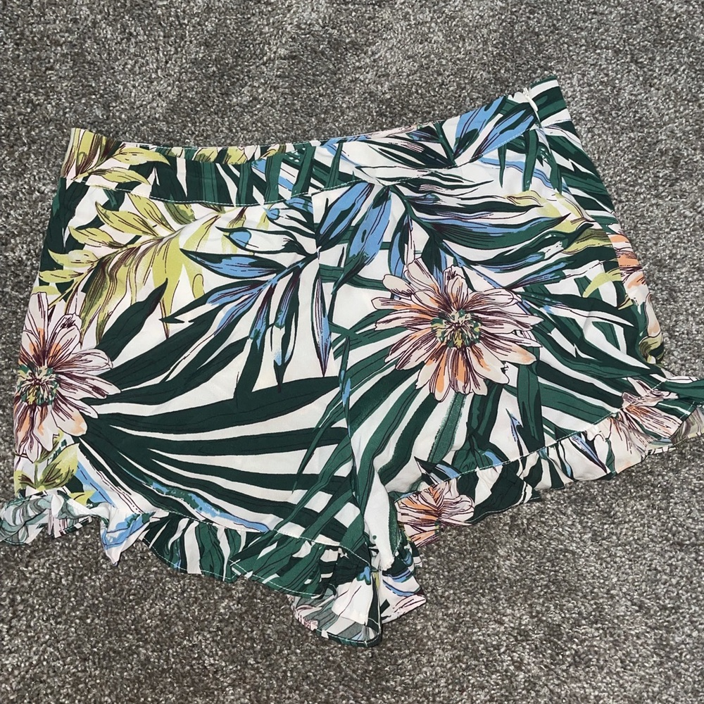 Design Lab Printed Ruffled shorts - Picture 2 of 4